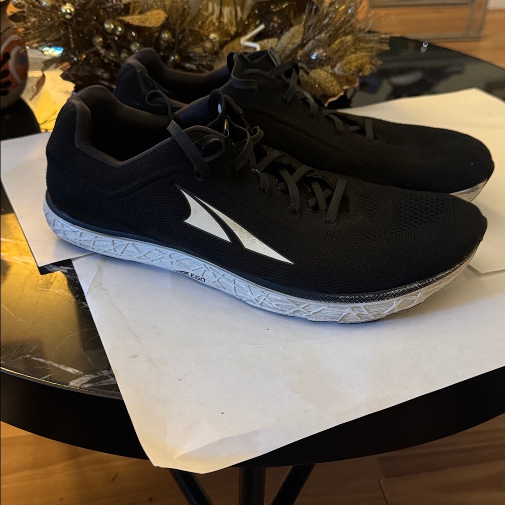 Altra Escalante 2.5 AL0A4VR3000 Black Running Shoes Sneakers Size 11